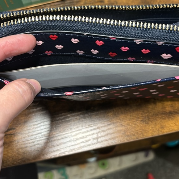 NWOT Kate Spade lips wallet - Picture 5 of 6